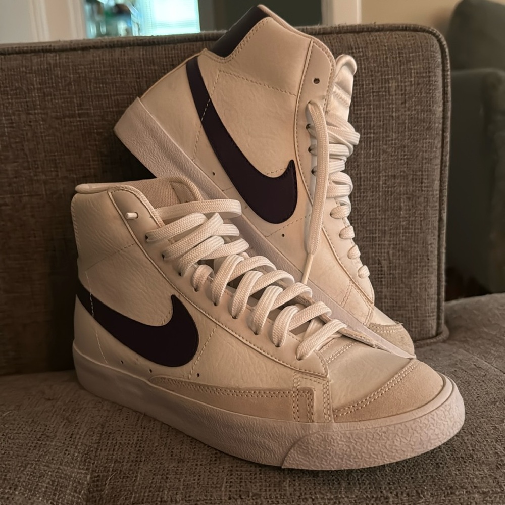 Women’s 8/Boys’ 7Y Nike Blazer high